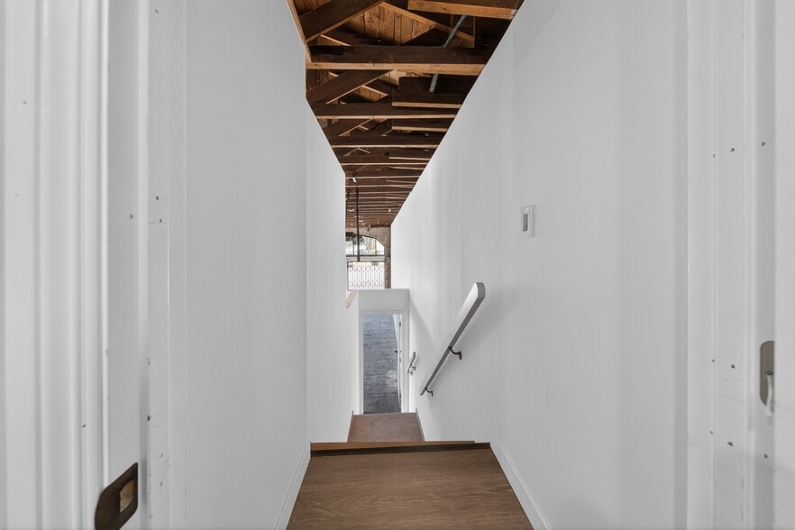 More Photos Of 2916-2927 W Vernon Ave, Los Angeles Storefront Retail Office For Lease