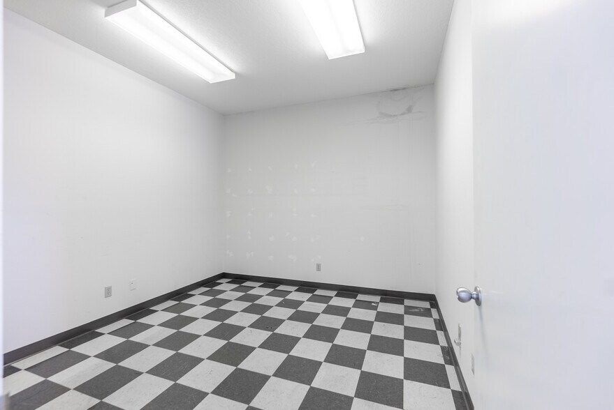 More Photos Of 37810 Medical Arts Ct, Zephyrhills Medical For Sale