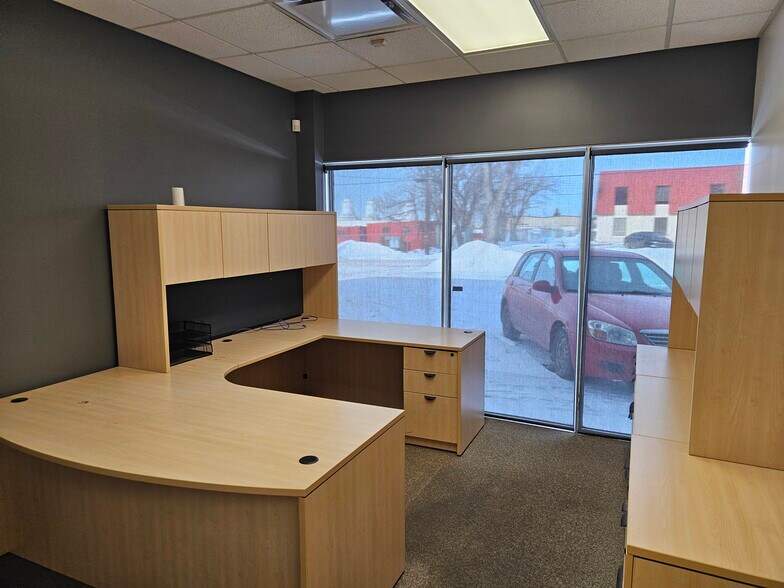More Photos Of 9323-9333 37th Ave NW, Edmonton Flex For Lease