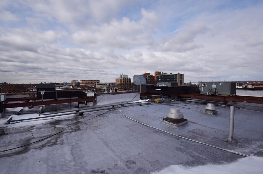 More Photos Of 20 W Park Ave, Long Beach Storefront Retail Office For Sale