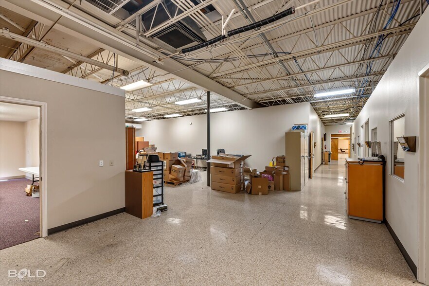 More Photos Of 523 Oxford Rd, Mansfield Office For Sale