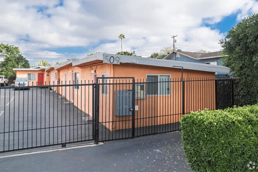 More Photos Of 509 Hyde Park Pl, Inglewood Apartments For Sale