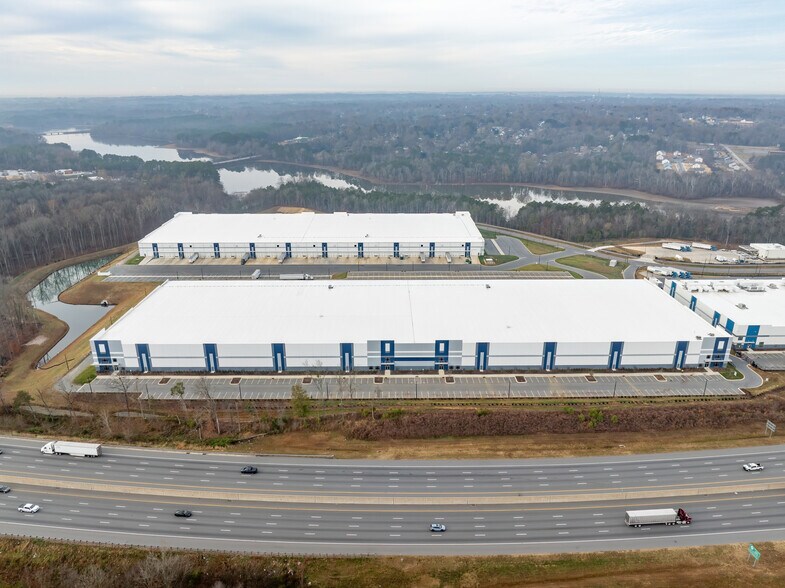 More Photos Of 2860 Stadium Dr, Kannapolis Distribution For Lease