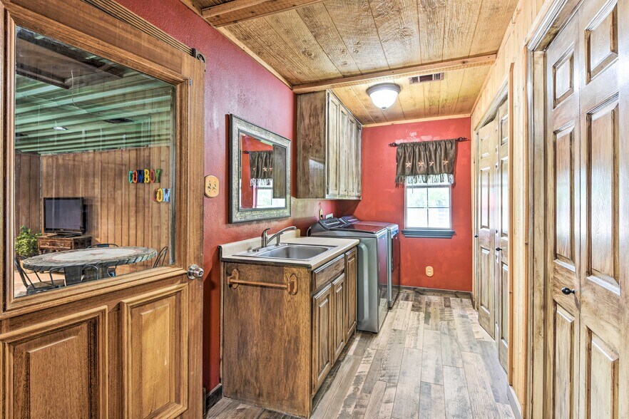 More Photos Of 3112 Sunset School Rd, Sunset Land For Sale