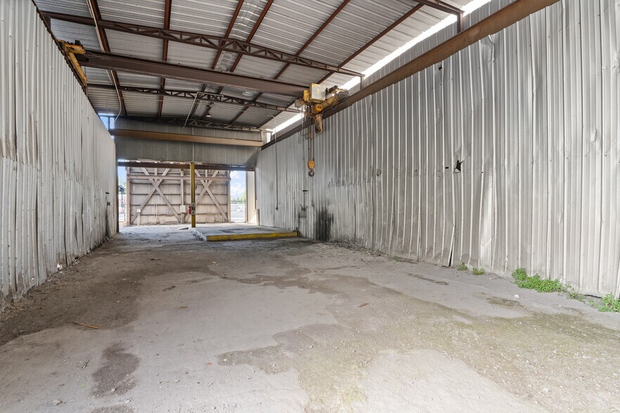 More Photos Of 1118 N Magnolia Ave, Ocala Warehouse For Sale