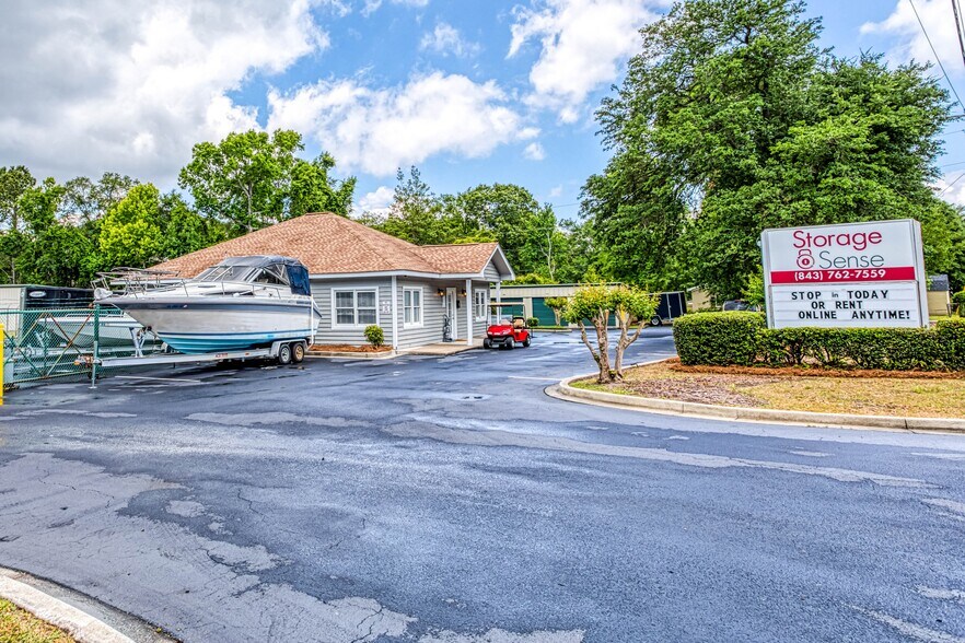 More Photos Of 1573 Folly Rd, Charleston Self Storage For Lease