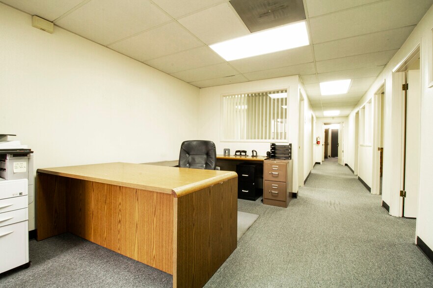 More Photos Of 5731 Palmer Way, Carlsbad Research And Development For Lease