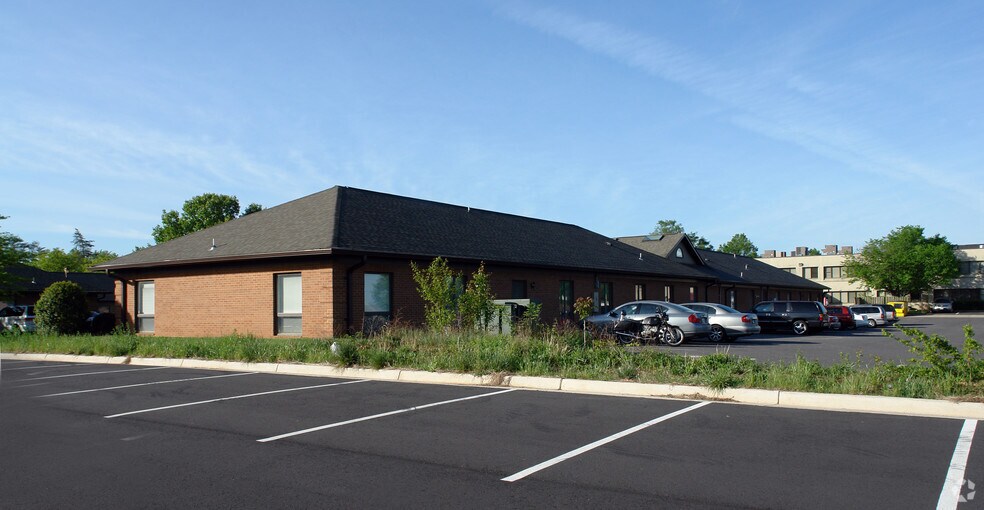 More Photos Of 9304-9306 Forest Point Cir, Manassas Medical For Lease