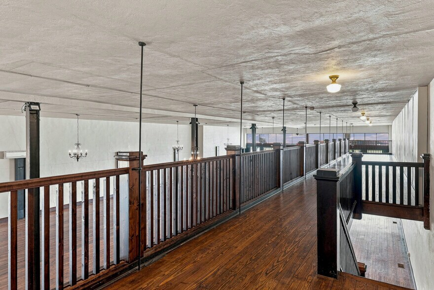 More Photos Of 204 S Broadway, Salisbury Specialty For Sale