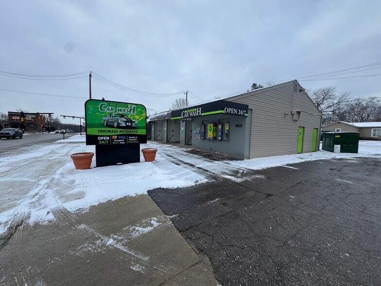 More Photos Of 19162 Huron River Dr, New Boston Carwash For Sale