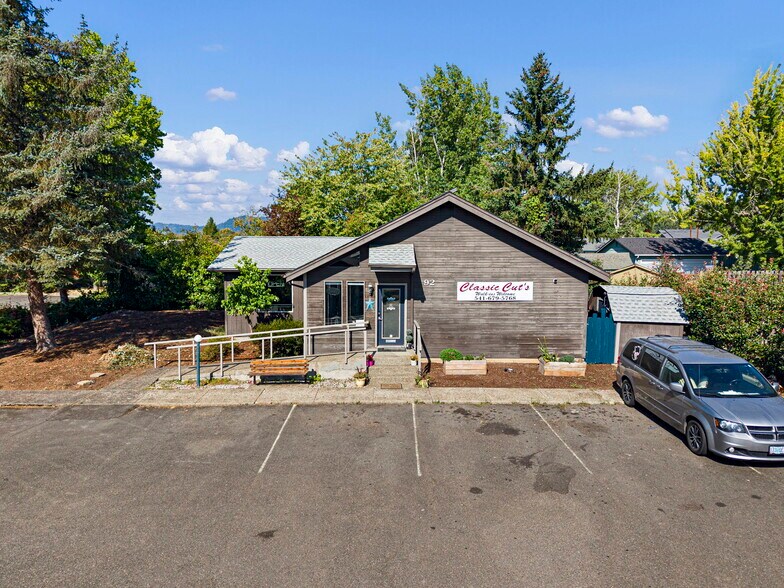 More Photos Of 92 NW Glenhart Ave, Winston Freestanding For Sale