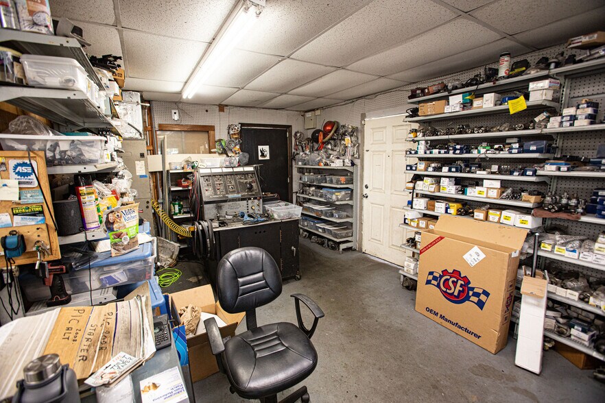 More Photos Of 14825 US Highway 19, Hudson Service For Sale