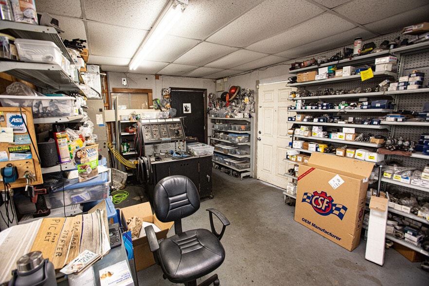 More Photos Of 14825 US Highway 19, Hudson Service For Sale