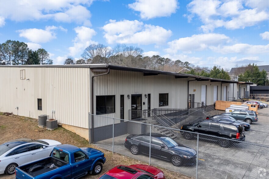 Primary Photo Of 3075 Jonquil Dr SE, Smyrna Manufacturing For Lease