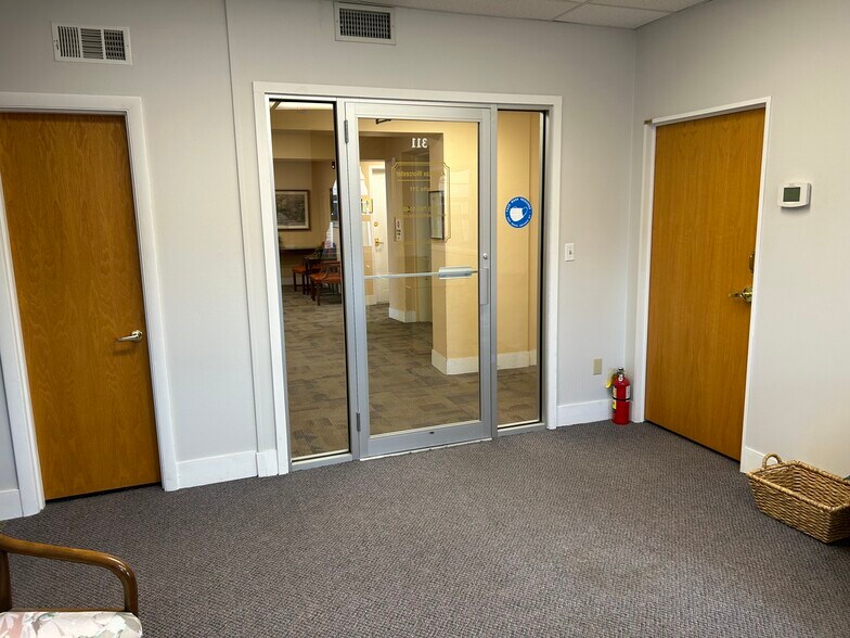 More Photos Of 35 Harvard St, Worcester Office For Lease
