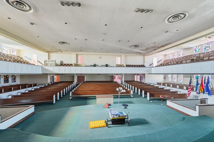 More Photos Of 1519 Circle Park Blvd, Fort Worth Religious Facility For Sale