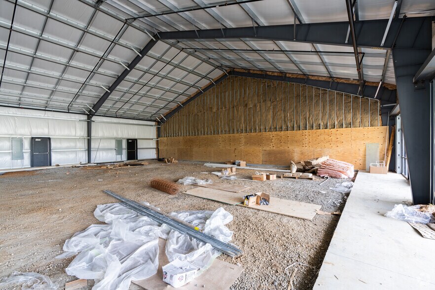 More Photos Of 124 Ernest R. Kouma Blvd, Radcliff Storefront For Lease