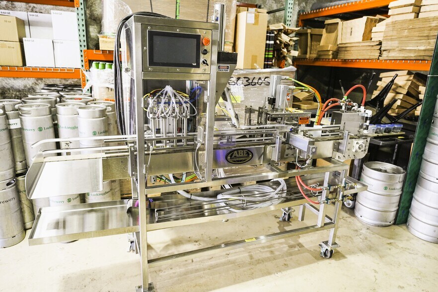 More Photos Of 194 SE Main St, Winston Flex For Sale