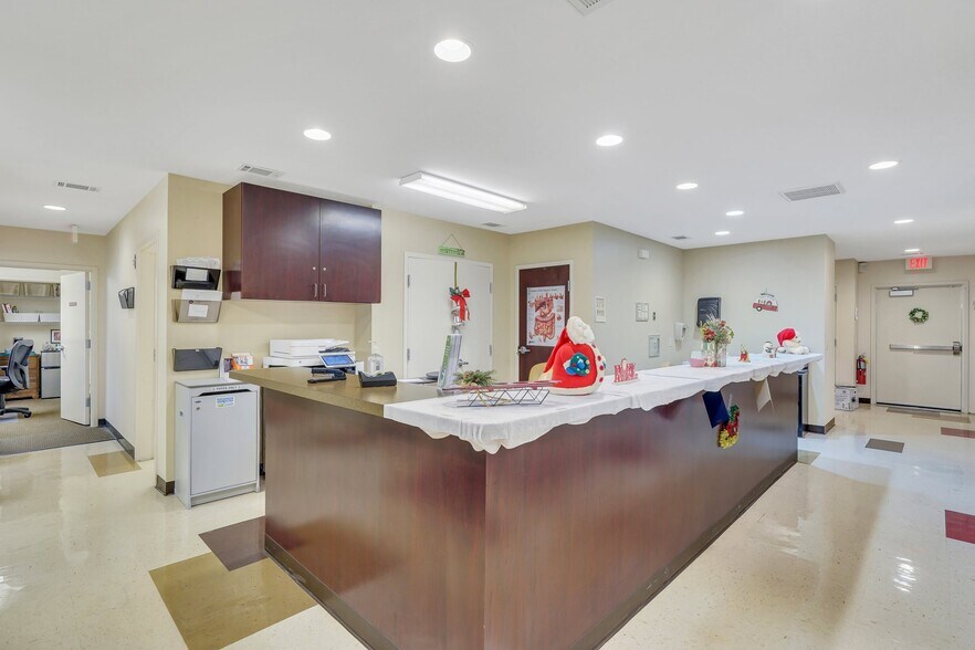 More Photos Of 11706 Mercy Blvd, Savannah Medical For Lease