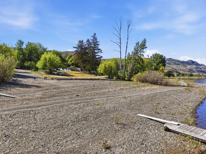 More Photos Of 7001 Savona Access Rd, Thompson-Nicola Hotel For Sale