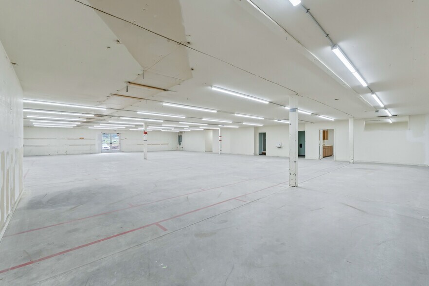 More Photos Of 703 N 7th St, Chewelah Manufacturing For Sale