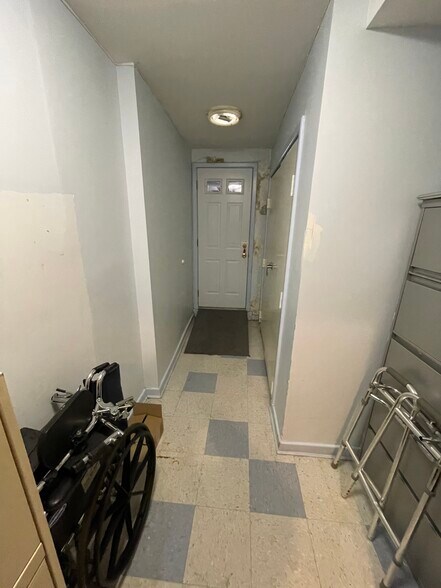 More Photos Of 14449 70th Ave, Flushing Healthcare For Lease