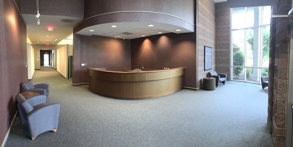 More Photos Of 2804 Longview Dr, Jonesboro Medical For Lease