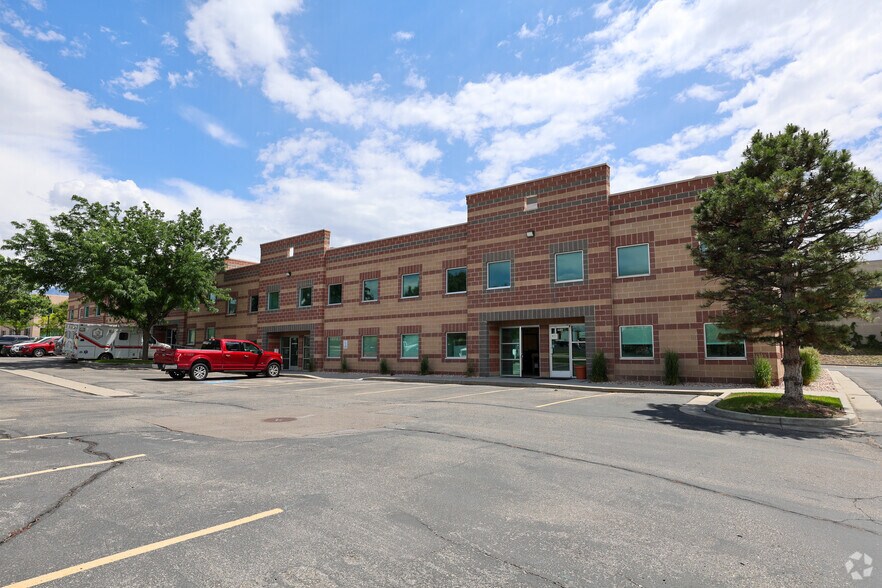 More Photos Of 461-489 W Parkland Dr, Sandy Warehouse For Lease