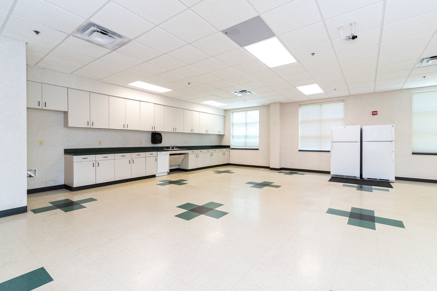 More Photos Of 6010 Golding Center Dr, Winston-Salem Medical For Sale