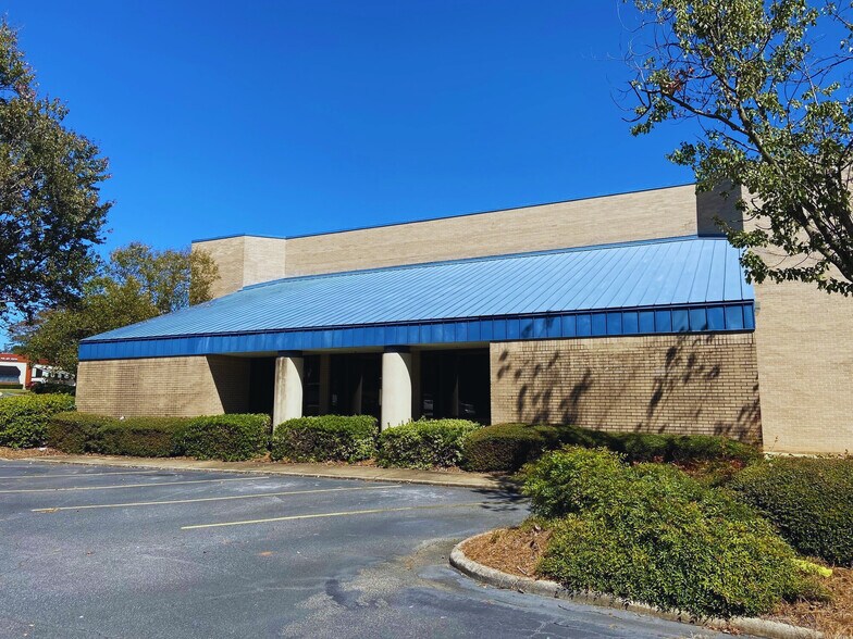 More Photos Of 2521 Airport Trwy, Columbus Unknown For Lease