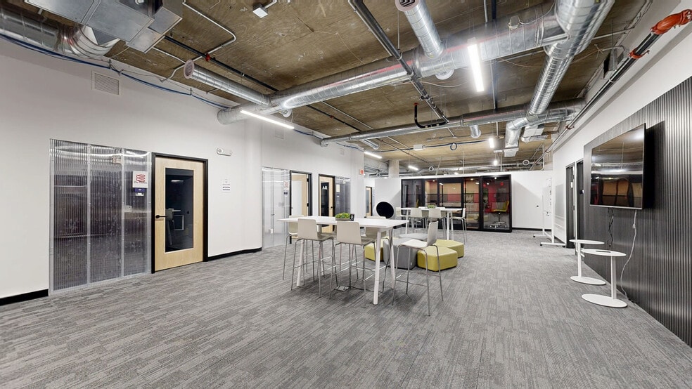 Primary Photo Of 204 12th St, Des Moines Office For Lease
