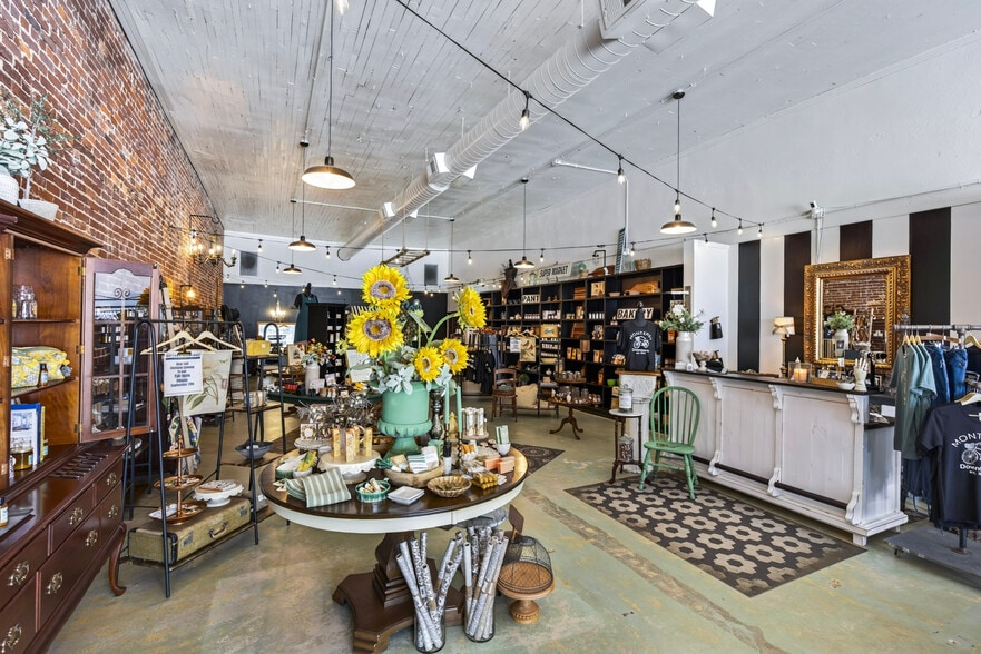 More Photos Of 107 W Commercial Ave, Monterey Office For Sale