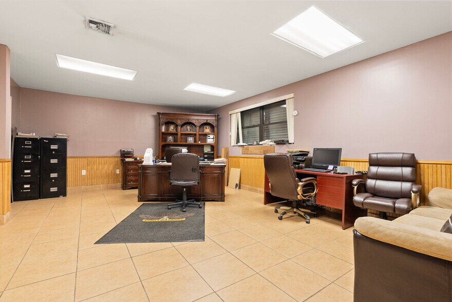 More Photos Of 310 Sherman Ave, Newark Warehouse For Sale