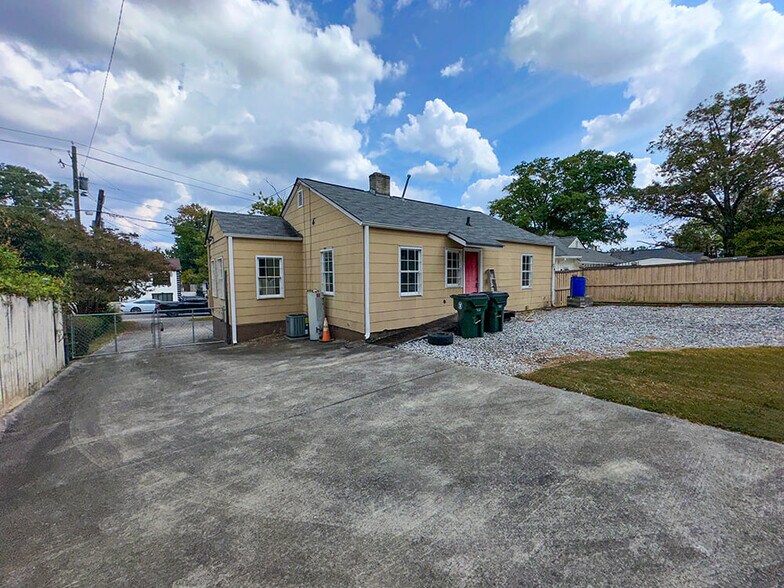 More Photos Of 4154 Clairmont Rd, Atlanta Office For Sale