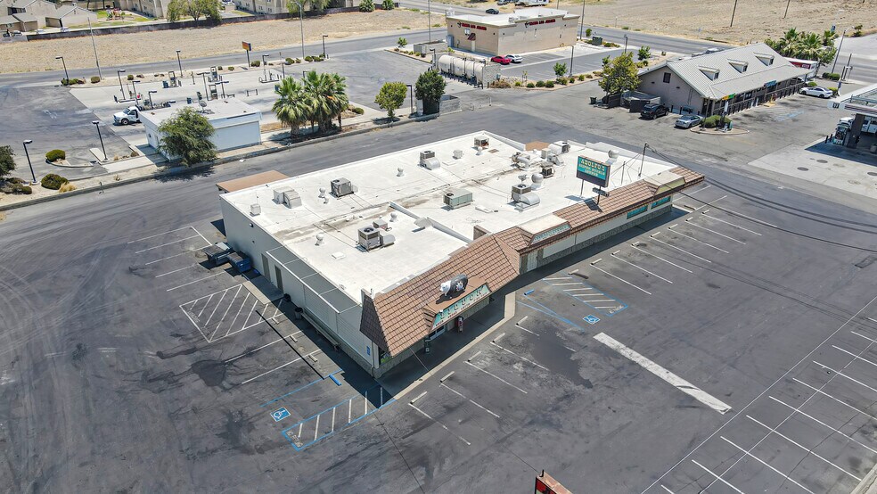 More Photos Of 44 N 19 1/2 Ave, Lemoore Restaurant For Sale