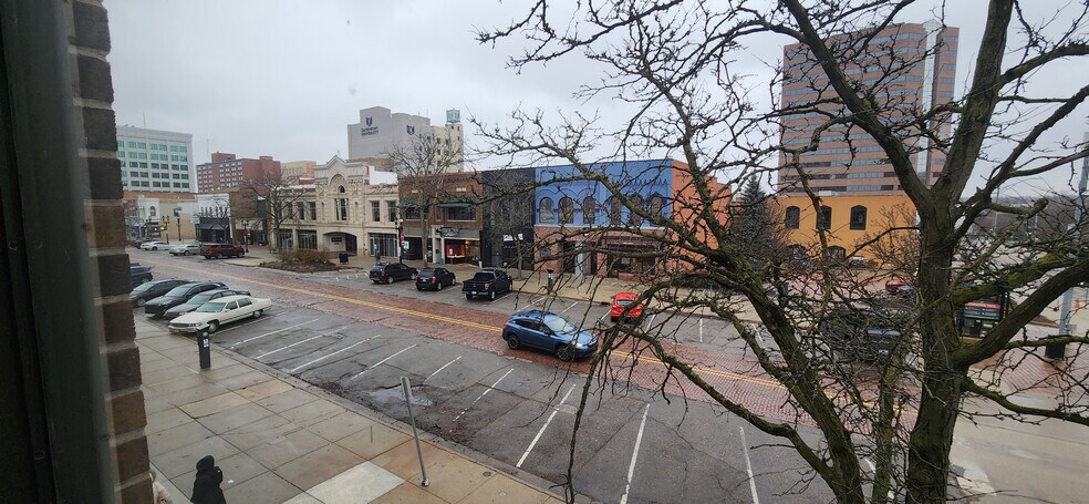 More Photos Of 110 W Washtenaw St, Lansing Storefront Retail Office For Lease