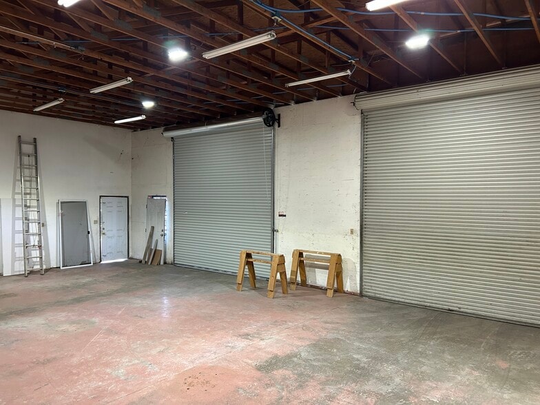 More Photos Of 4810 Westside Rd, Redding Flex For Lease