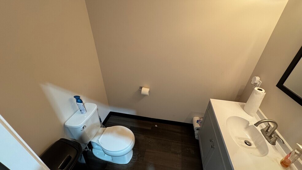 More Photos Of 2300 Wood Ave, Easton General Retail For Sale