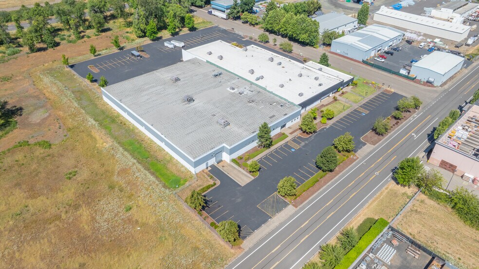 More Photos Of 3403 W 7th Ave, Eugene Manufacturing For Lease