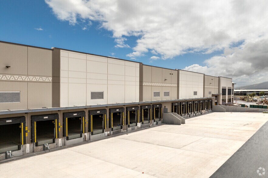 More Photos Of 250 Lauo Loop, Kahului Warehouse For Lease