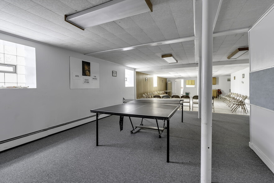 More Photos Of 646 Cayuga Dr, Niagara Falls Religious Facility For Sale