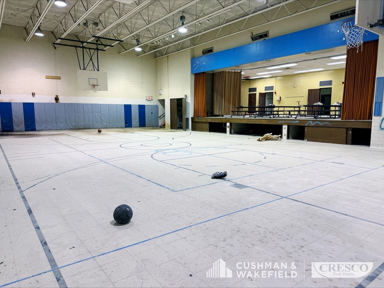 More Photos Of 9339 Brooker St, Litchfield Schools For Sale