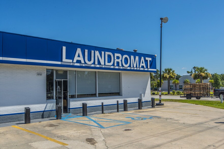 More Photos Of 1950 N Main St, Summerville Convenience Store For Sale