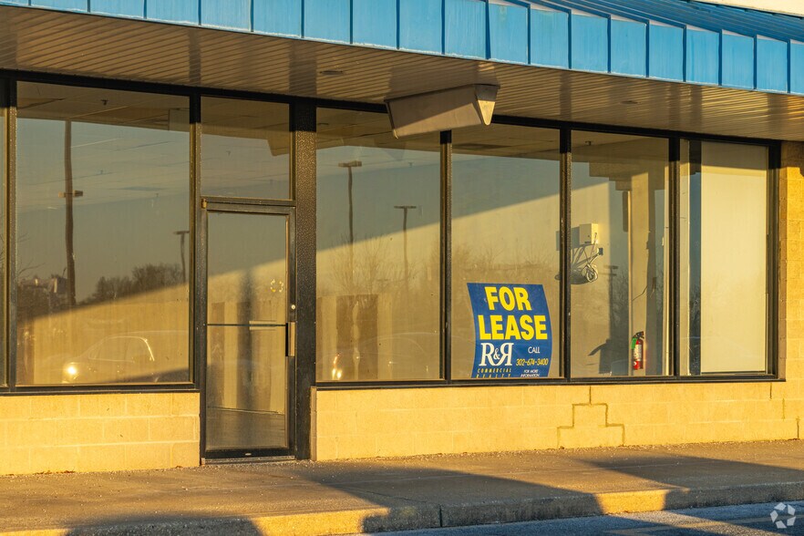 More Photos Of 261-283 N Dupont Hwy, Dover Storefront For Lease