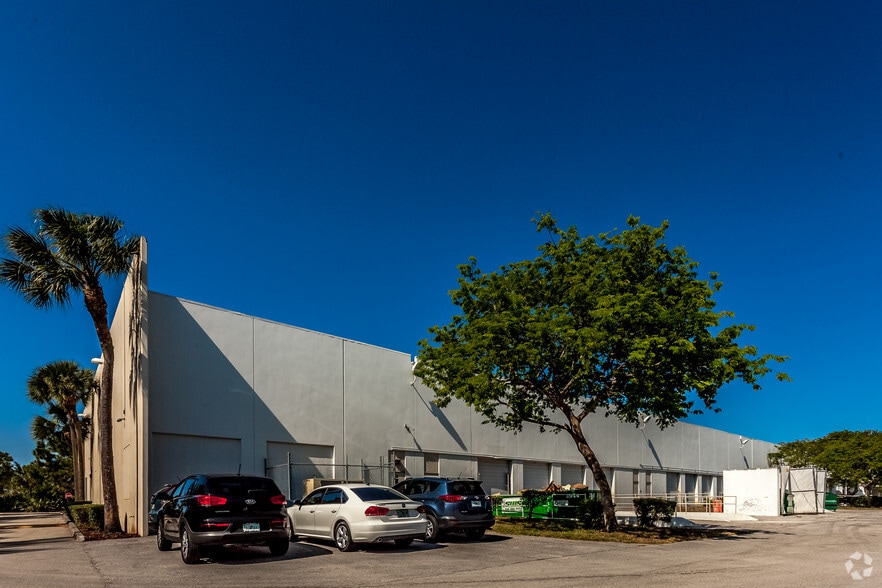 More Photos Of 13450 SW 126th St, Miami Warehouse For Lease