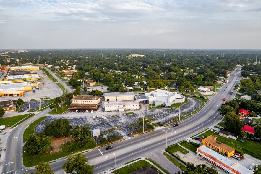 More Photos Of 800 N Pine Hills Rd, Orlando Religious Facility For Lease