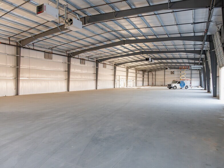 More Photos Of 121 Osage dr, Greenville Warehouse For Lease
