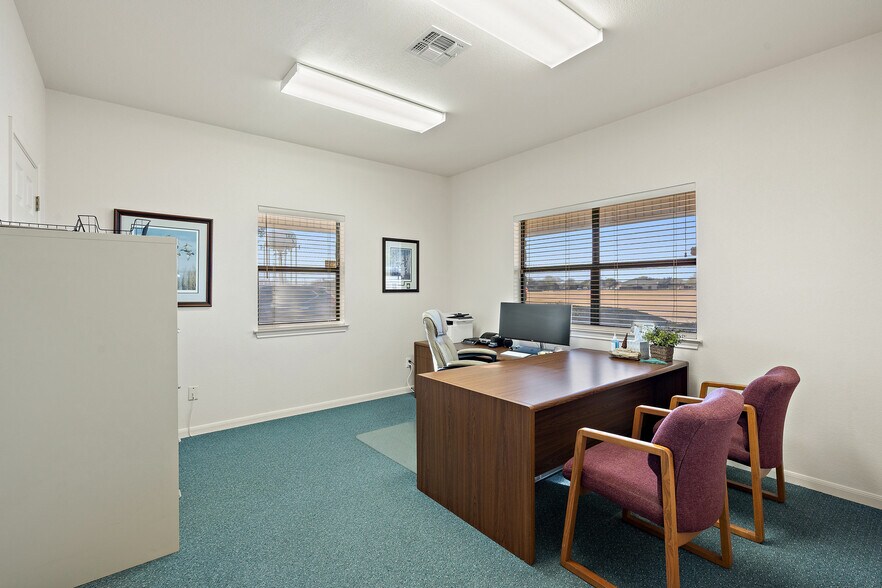 More Photos Of 409 Mallard Ln, Taylor Office Residential For Lease