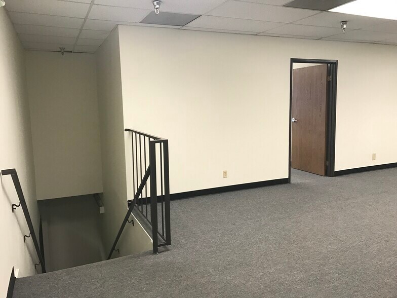More Photos Of 15392 Cobalt St, Sylmar Warehouse For Lease