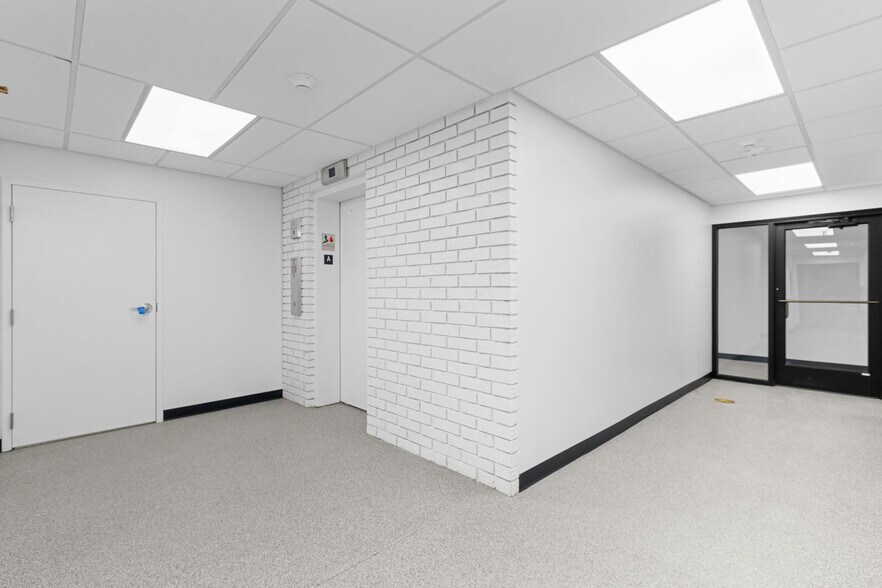 More Photos Of 4585 Washington St, Florissant Medical For Lease